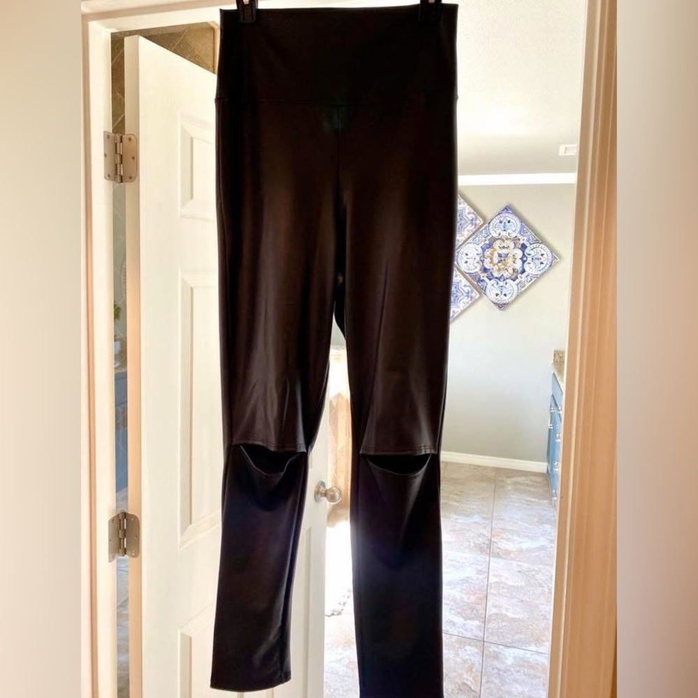 Elegant Black Women's pleather Leggings